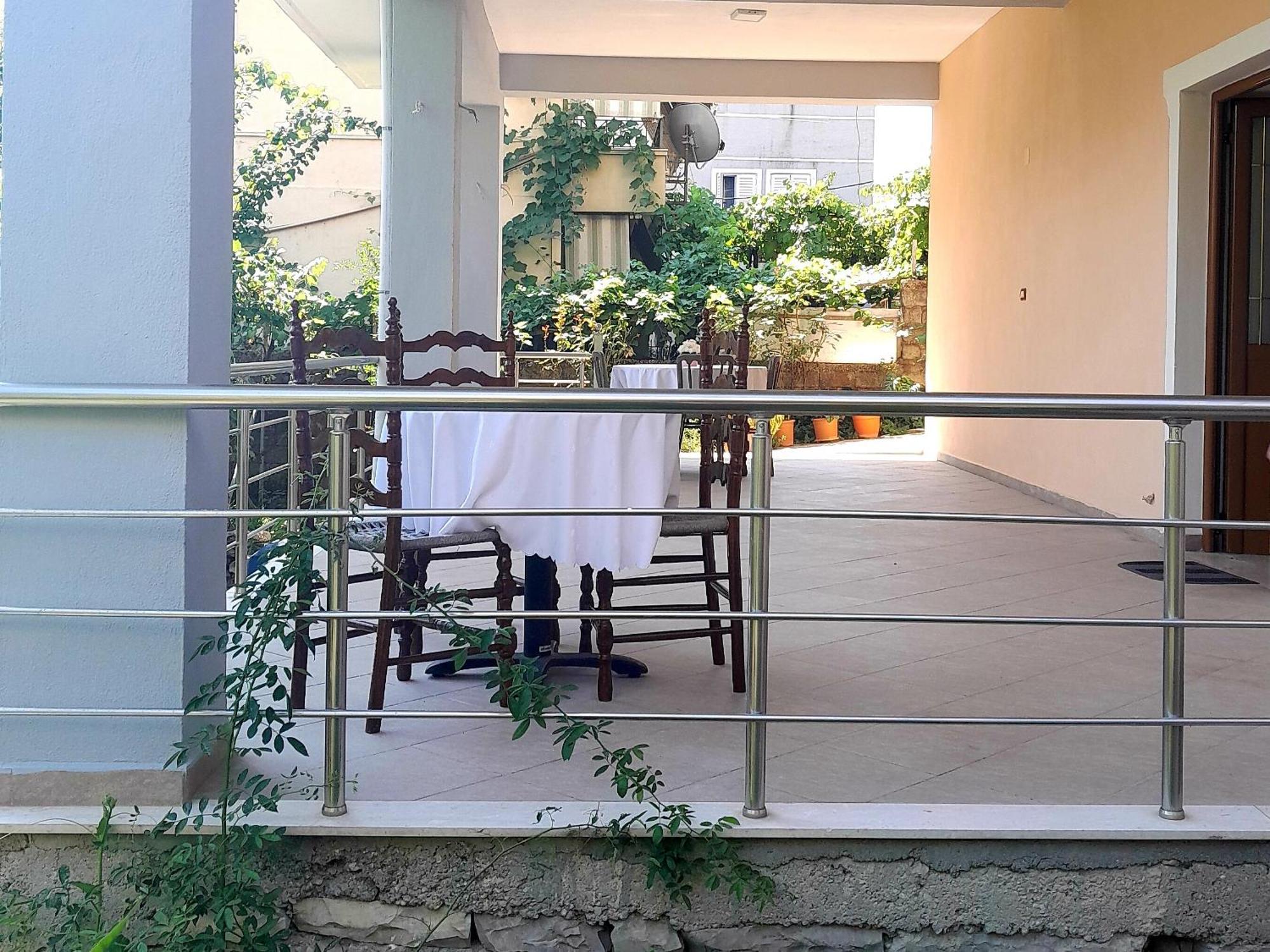 Apartamento George 1 Gjirokastër Habitación foto